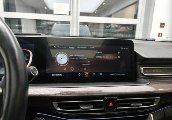 Подержанный автомобиль Exeed VX 2022 года (11 фото)