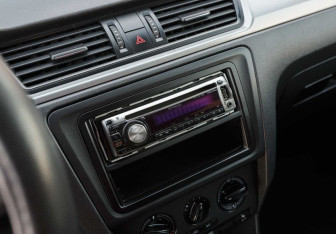 Подержанный автомобиль Skoda Rapid Liftback 2017 года (13 фото)