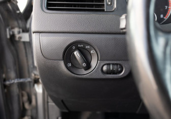 Подержанный автомобиль Volkswagen Jetta Sedan 2013 года (17 фото)