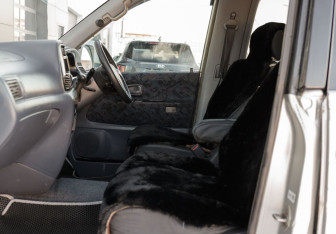 Подержанный автомобиль Daihatsu Delta Wagon Compactvan 2001 года (17 фото)