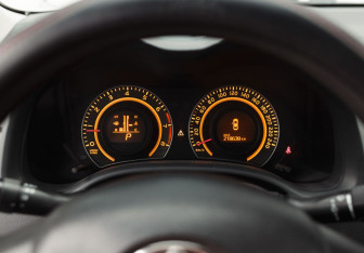 Подержанный автомобиль Toyota Corolla Sedan 2009 года (12 фото)