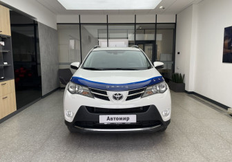 Подержанный автомобиль Toyota RAV4 2013 года (2 фото)