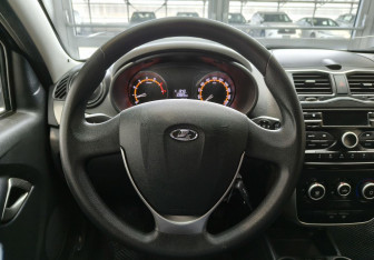 Подержанный автомобиль LADA (ВАЗ) Granta Hatchback 2019 года (10 фото)