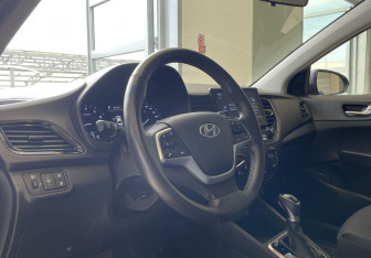 Подержанный автомобиль Hyundai Solaris Sedan 2021 года (7 фото)