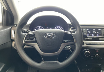 Подержанный автомобиль Hyundai Solaris Sedan 2018 года (11 фото)