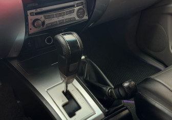 Подержанный автомобиль Mitsubishi Pajero Sport 2010 года (14 фото)