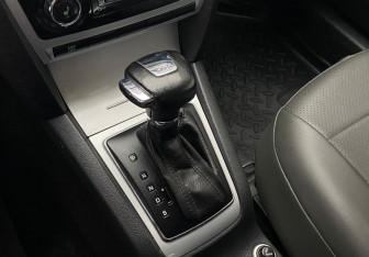 Подержанный автомобиль Skoda Octavia Liftback 2009 года (10 фото)