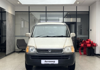 Подержанный автомобиль Honda Stepwgn 1998 года (2 фото)