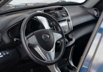 Подержанный автомобиль Lifan X60 2016 года (11 фото)