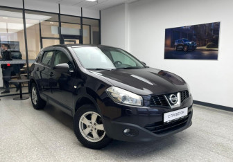 Подержанный автомобиль Nissan Qashqai 2012 года (3 фото)