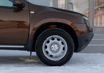 Подержанный автомобиль Renault Duster 2015 года (9 фото)