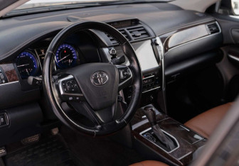 Подержанный автомобиль Toyota Camry Sedan 2016 года (11 фото)