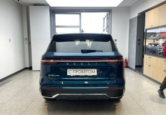 Подержанный автомобиль Geely Monjaro 2023 года (5 фото)