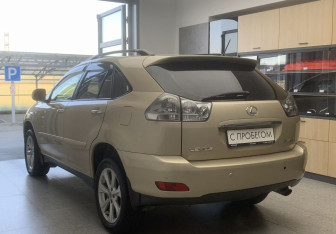 Подержанный автомобиль Lexus RX 2008 года (6 фото)