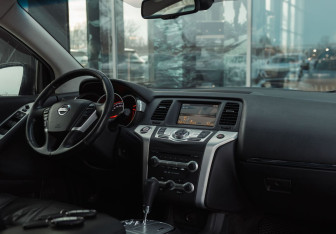 Подержанный автомобиль Nissan Murano Suv 2010 года (10 фото)