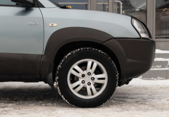 Подержанный автомобиль Hyundai Tucson 2005 года (9 фото)
