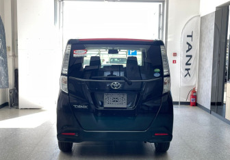 Подержанный автомобиль Toyota Tank 2020 года (7 фото)