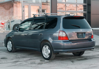 Подержанный автомобиль Honda Odyssey Compactvan 2002 года (7 фото)