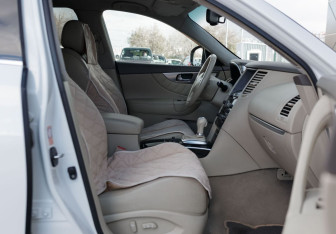 Подержанный автомобиль Infiniti FX 2008 года (24 фото)