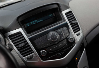 Подержанный автомобиль Chevrolet Cruze Sedan 2012 года (13 фото)