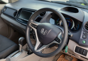 Подержанный автомобиль Honda Insight Hatchback 2009 года (11 фото)