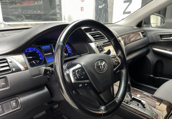 Подержанный автомобиль Toyota Camry Sedan 2015 года (9 фото)