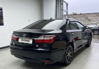 Подержанный автомобиль Toyota Camry Sedan 2017 года (4 фото)