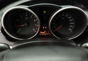 Подержанный автомобиль Mazda 3 Sedan 2011 года (13 фото)