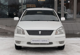 Подержанный автомобиль Toyota Premio 2002 года (2 фото)