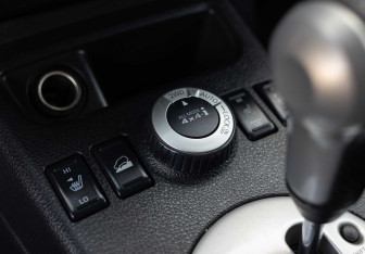 Подержанный автомобиль Nissan X-Trail 2012 года (15 фото)