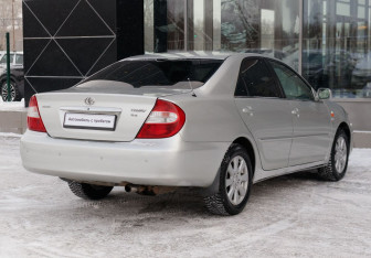 Подержанный автомобиль Toyota Camry Sedan 2003 года (5 фото)