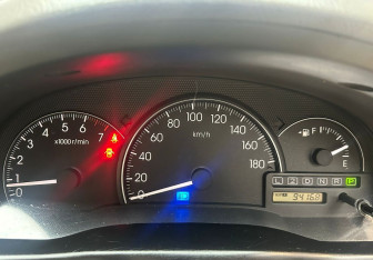 Подержанный автомобиль Toyota Ipsum 2002 года (12 фото)