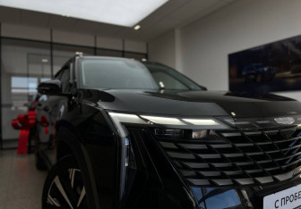 Подержанный автомобиль Geely Atlas 2024 года (5 фото)