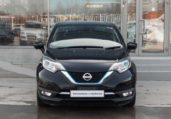 Подержанный автомобиль Nissan Note 2017 года (2 фото)