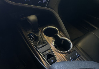 Подержанный автомобиль Toyota Camry Sedan 2019 года (13 фото)