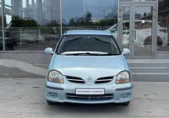 Подержанный автомобиль Nissan Tino 1999 года (2 фото)