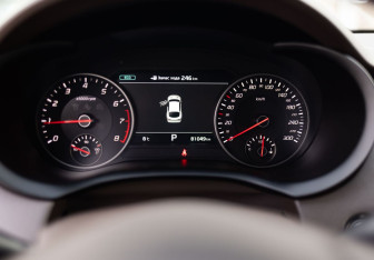 Подержанный автомобиль Kia Stinger 2018 года (13 фото)