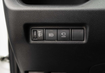 Подержанный автомобиль Toyota RAV4 2023 года (18 фото)