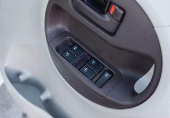 Подержанный автомобиль Toyota Passo 2012 года (15 фото)