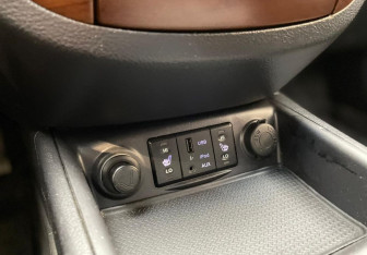 Подержанный автомобиль Hyundai Santa Fe 2009 года (14 фото)