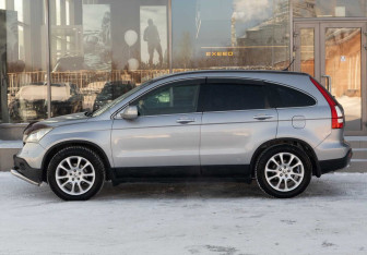 Подержанный автомобиль Honda CR-V 2007 года (8 фото)