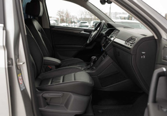 Подержанный автомобиль Volkswagen Tiguan 2018 года (19 фото)