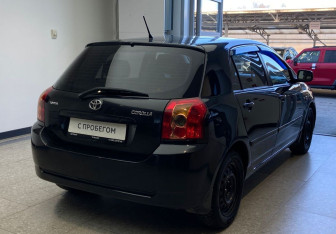 Подержанный автомобиль Toyota Corolla Hatchback 2006 года (5 фото)