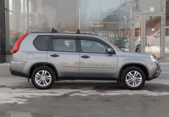 Подержанный автомобиль Nissan X-Trail 2014 года (4 фото)