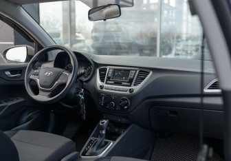 Подержанный автомобиль Hyundai Solaris Sedan 2020 года (10 фото)