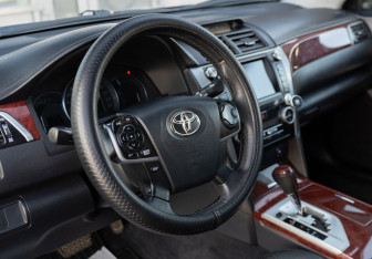Подержанный автомобиль Toyota Camry Sedan 2012 года (11 фото)