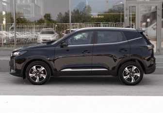 Подержанный автомобиль Chery Tiggo 4 2025 года (8 фото)