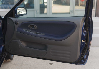 Подержанный автомобиль Mitsubishi Mirage Hatchback 1997 года (14 фото)