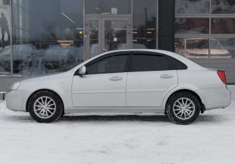 Подержанный автомобиль Chevrolet Lacetti Sedan 2012 года (8 фото)