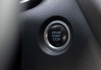 Подержанный автомобиль Toyota Corolla Sedan 2019 года (15 фото)